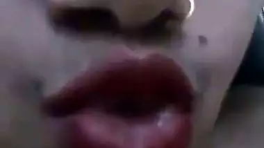 Horny Indian bhabi masturbating MMS selfie