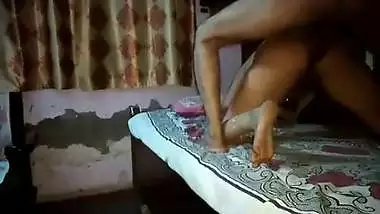 Pervert Son Enjoys Recording Desi MILF Mom’s Bedtime Sex