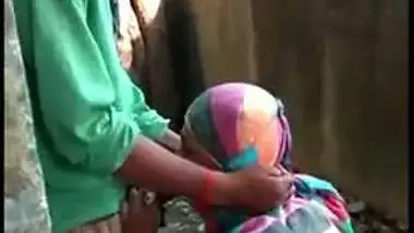 Desi mms sex scandal, Paki muslim girl caught sucking dick BF outdoor