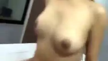 Lady sucks a dick and rides like a whore in Assamese sex