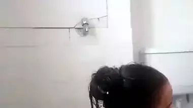 Desi sex video of husband fucking his wife during bath