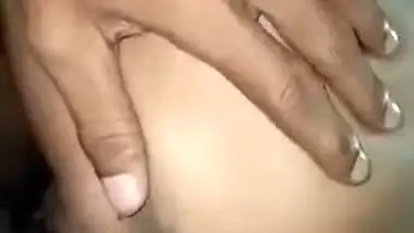 Amateur Desi bitch poses for customer's XXX vid when riding his cock