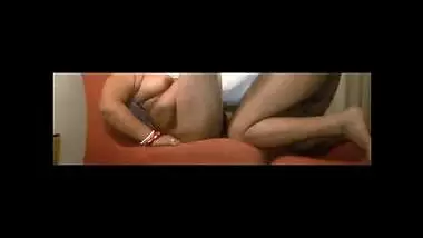 During chudai Desi guy pleases chubby mistress with XXX cunnilingus