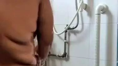 BBW Indian MILF taking nude bath video shared online