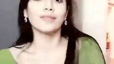 In Search of Hot Indian Babes[via...