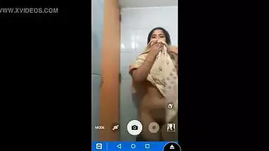Bangladeshi wife nude MMS video