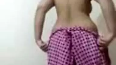 Sexy Paki Girl Showing Her Big Ass and Pussy 2 clips part 2