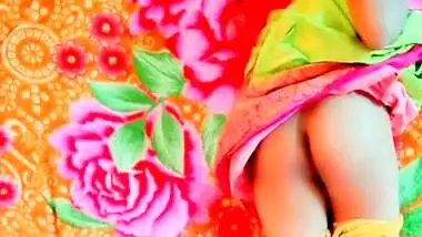 Urvy Bhabhi Was Alone At Home And Nobody She Could Found Who Would Fuck Her And She Started Playing Nude Finguring Pussy