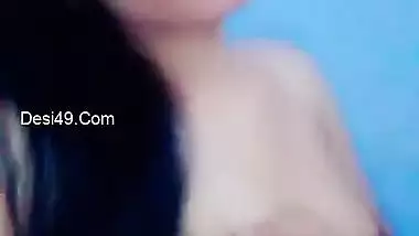 Marvelous Desi webcam model gladdens men with tits during the porn show