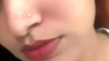 Khubsurat ladki ki pussy showing to boyfriend viral MMS