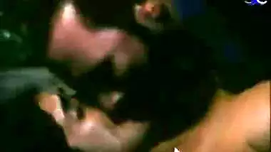 What is the actress's name and which vid