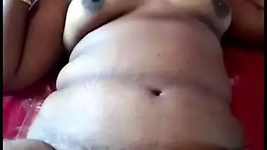 Tamil aunty affair sex video taken by husband friend