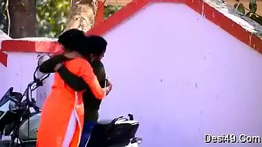 Guy thinks he is better than any porn actor so he will fuck Desi woman