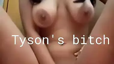 Mallu Kannur hijab girl lickig finger and showing boobs