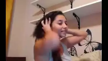 Pakistani sex video of legal age teenager girl sex chat dripped by lover!