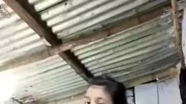 Guys pay money to make the Desi village teen's XXX video into MMS