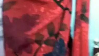 Sexy bhabi self recorded sex video showing cute tits on cam