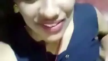 Married Tamil girl shows cute boobs on cam for lover