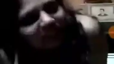 Exclusive- Indian Randi Bhabhi Kiran Showing Her Boobs And Wet Pussy On Video Cal