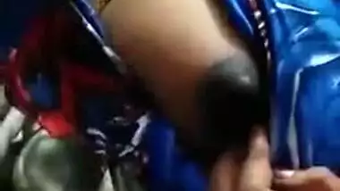 Indian beauty gets very horny exposing boobs in solo porn sex show