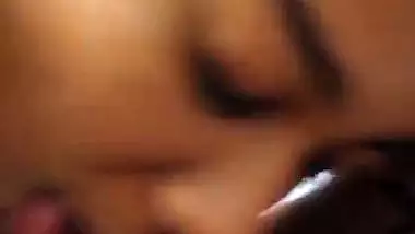 Horny lover records his sexy GF’s blowjob MMS