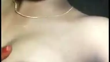 Unknown Desi girl likes to tease men in the amateur porn video