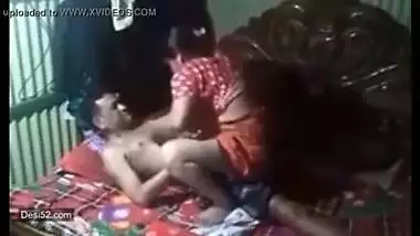 Desi madam ji fucked hardcore his customer when her husband was not at home