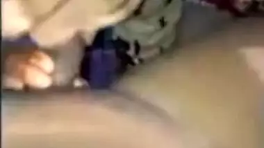 DESI INDIAN GIRL GIVING BLOWJOB