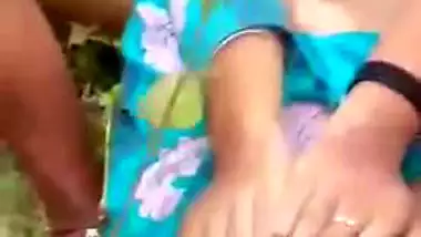 Cameraguy films his friend fucking Desi girl's XXX cave outdoors