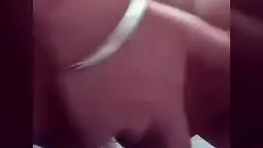 Horny Desi girl uses fingers to satisfy XXX cave in solo sex video