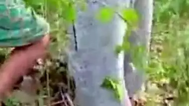 Wife gets sex on the jungle with her lover! Desi Mms video online