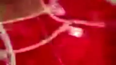 Slim married Tamil wife sharp boobs showing viral MMS