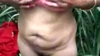 Dehati outdoor stripping before sex