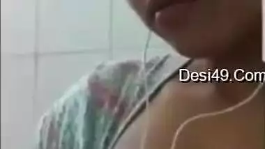 Today Exclusive- Cute Desi Girl Showing Her Boobs On Video Call