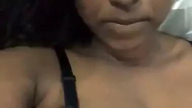 Indian milf nude selfie