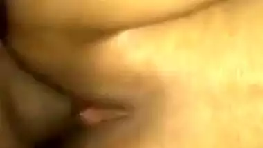 DEsi Horny Bhabhi Cheeting her HUbbY n Fukking with his frnd on Table