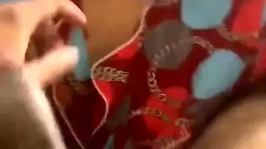 Mumbai girl gives an Indian blowjob to her roommate’s BF