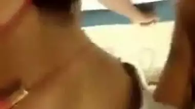 Indian shemale gets a desi blowjob from a macho guy