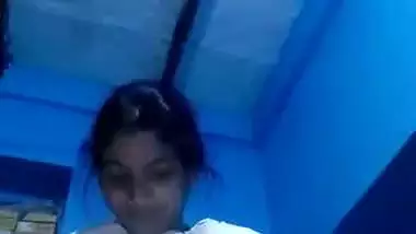 Desi nude Bihari girl shows her tight boobs to her lover