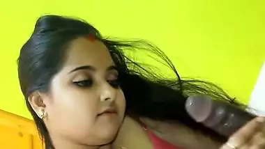 Desi bhabhi shaking dick of husband till cumming