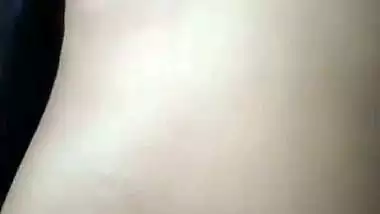 Chubby Bangla lady allows her cousin to press her boobs