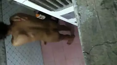 Indian maid bathing voyeur video
